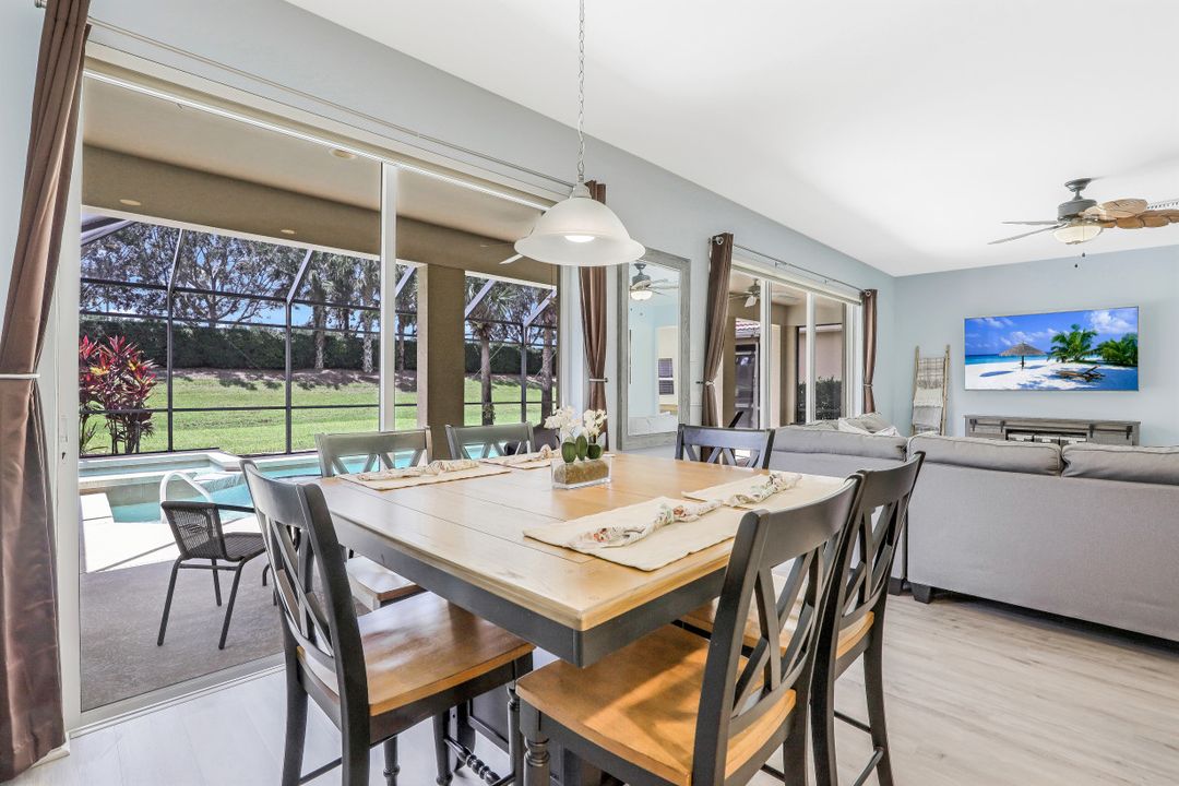 2039 Sagebrush Cir, Naples, FL 34120