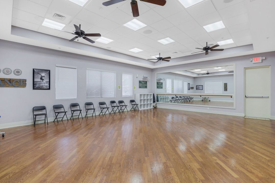 10157 Silver Maple Ct, Fort Myers, FL 33913