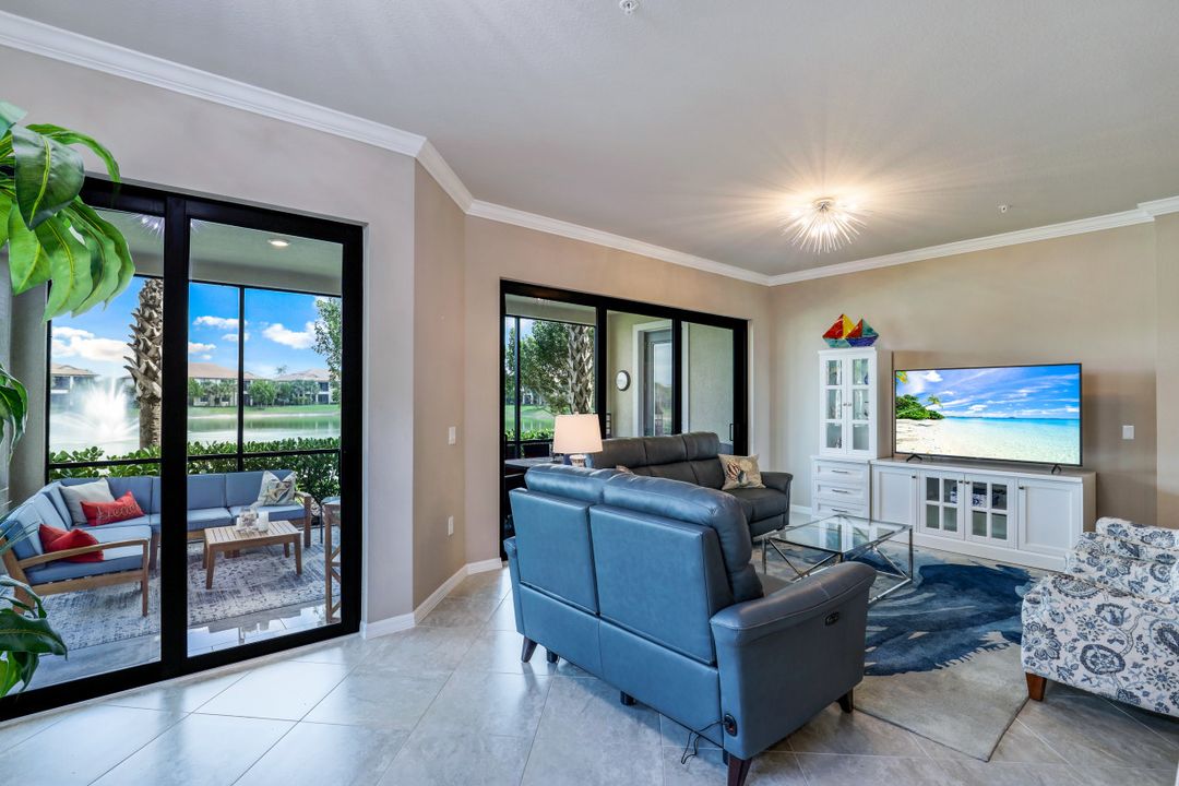 2149 Frangipani Cir #101, Naples, FL 34120