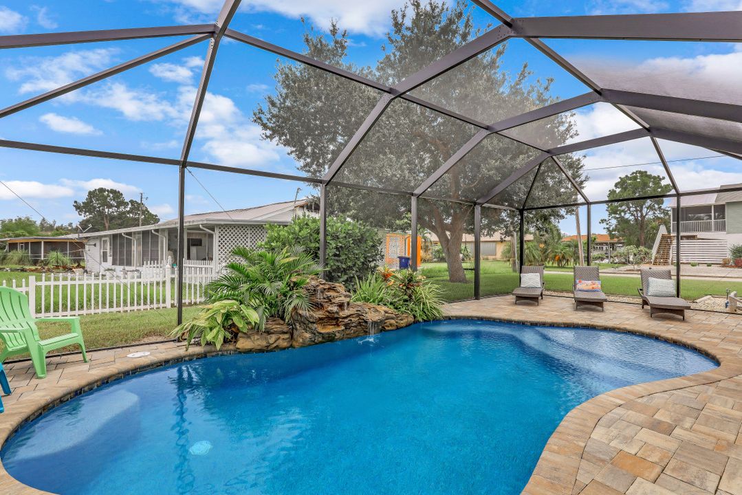 3668 Clipper Ln, Saint James City, FL 33956
