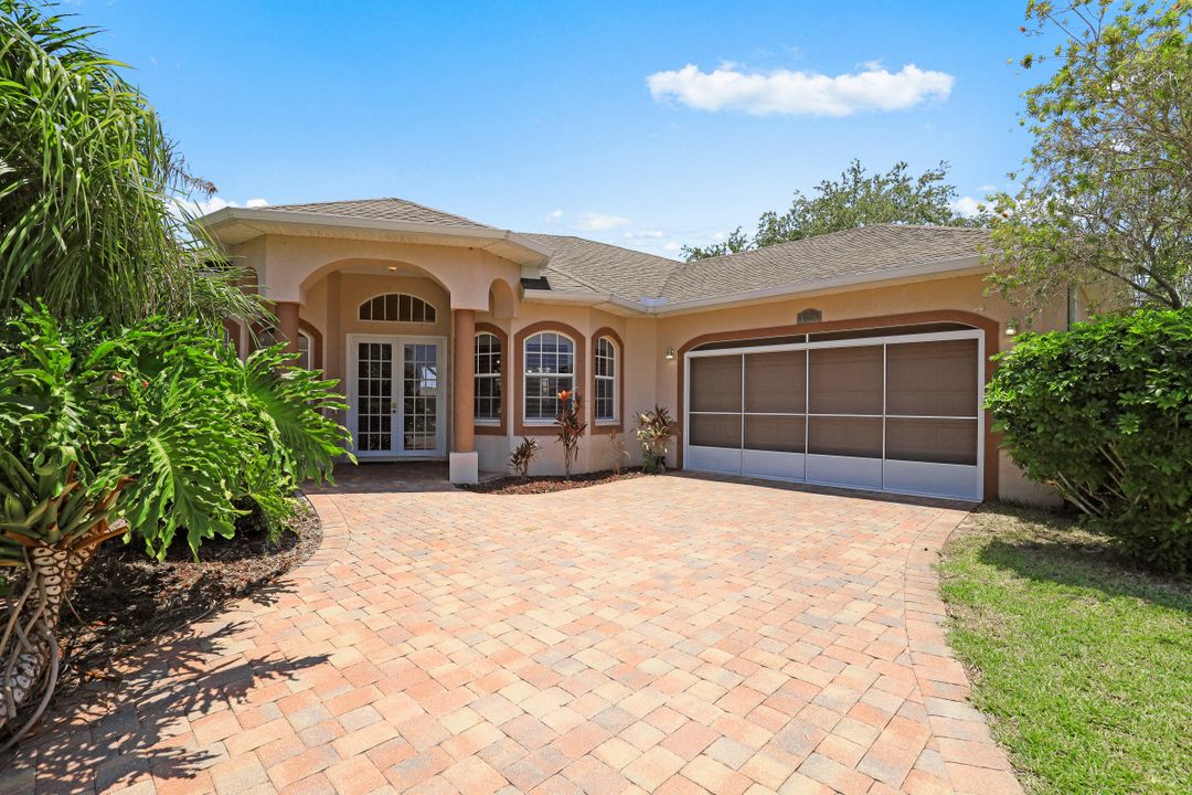 1409 SE 4th Pl, Cape Coral, FL 33990