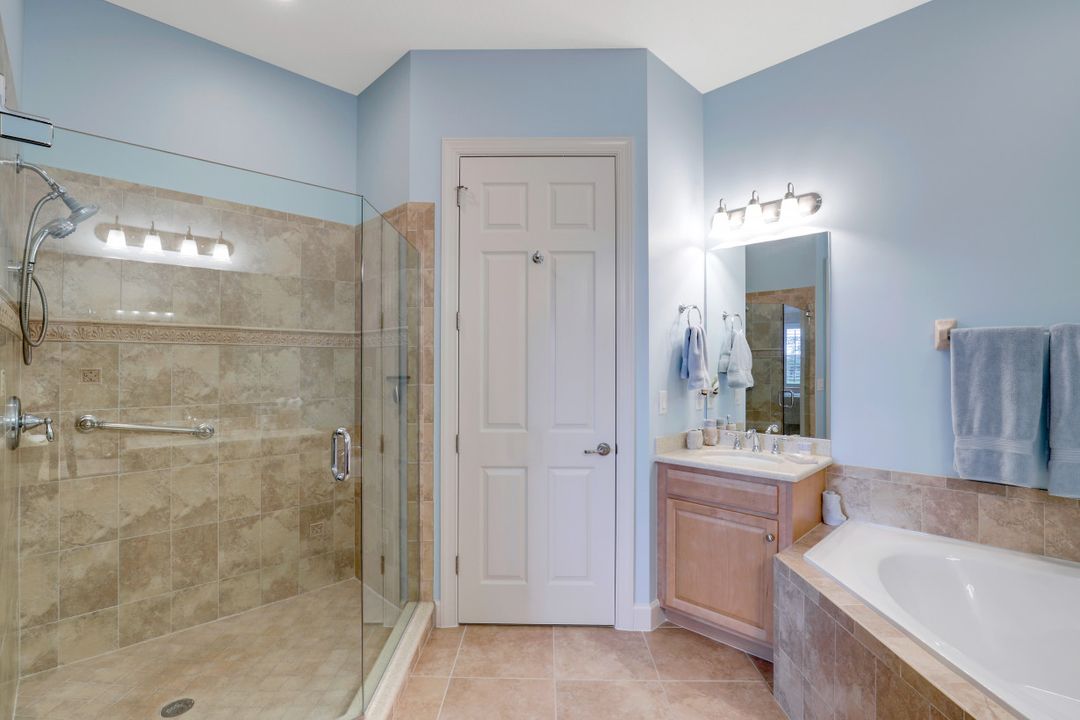 9525 Ironstone Terrace #Unit 202, Naples, FL 34120