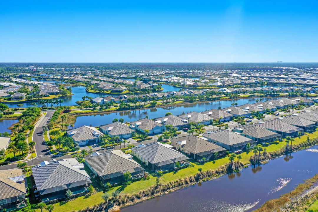 5855 Haiti Dr, Naples, FL 34112