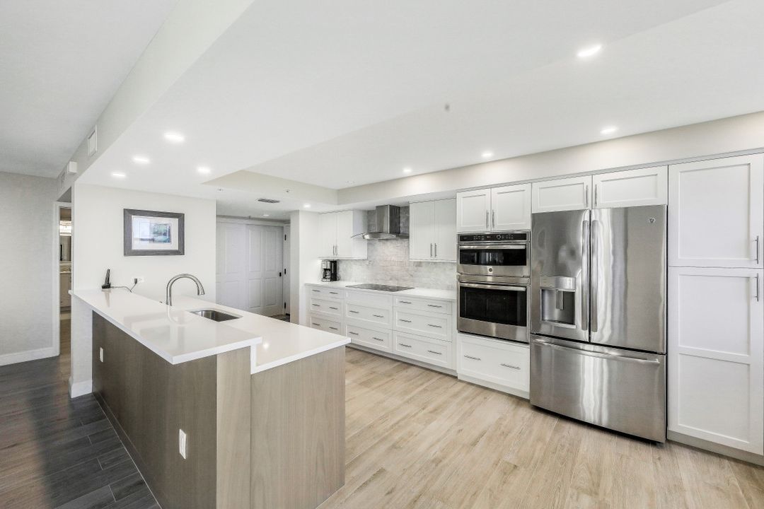 6585 Nicholas Blvd #1705, Naples, FL 34108