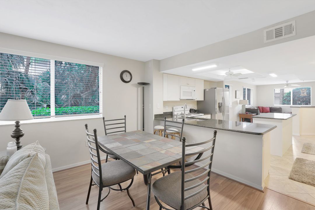 285 Naples Cove Dr #1106, Naples, FL 34110