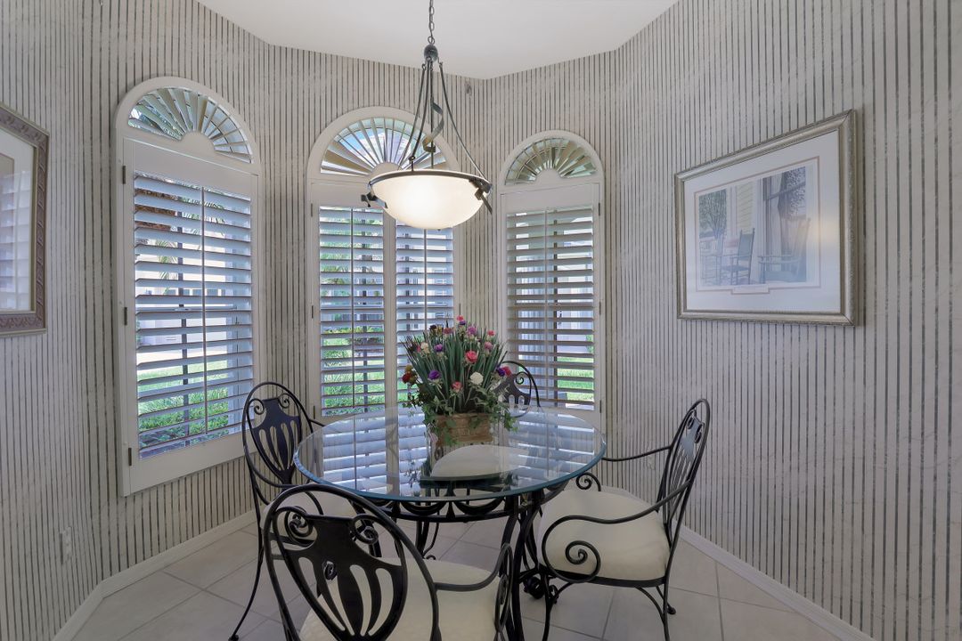 1825 Seville Blvd #811, North Naples, FL 34109