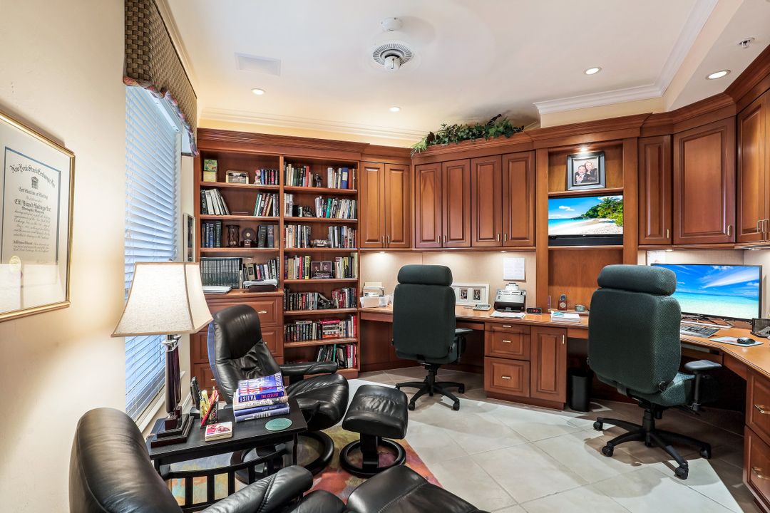 4811 Island Pond Ct #905, Bonita Springs, FL 34134