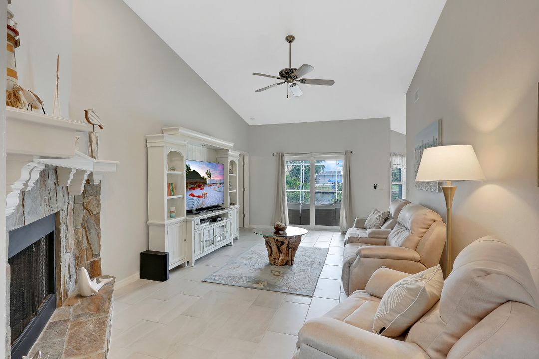 5518 SW 11th Ave, Cape Coral, FL 33914