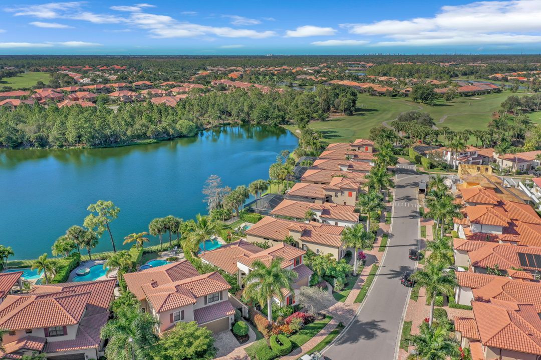 7915 Cordoba Pl, Naples, FL 34113