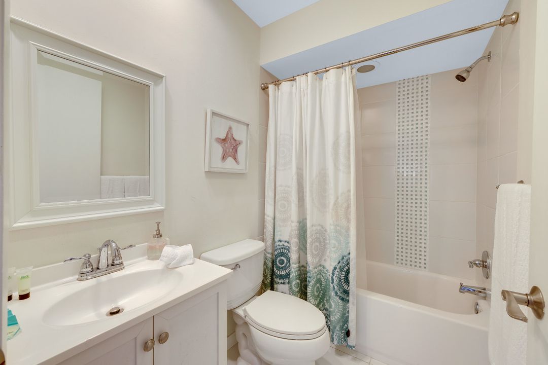 1320 Woodridge Ave, Naples, FL 34103