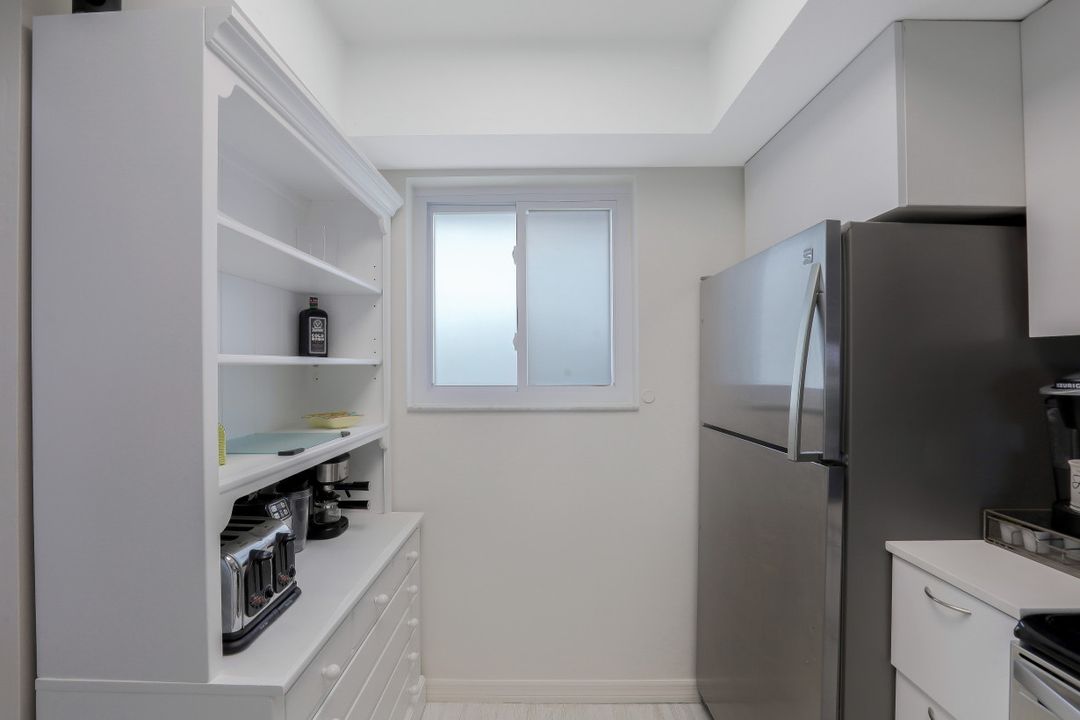 1004 Manatee Rd, Naples, FL 34114