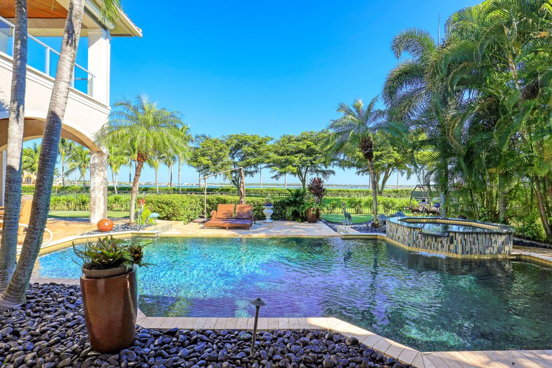 18000 Via Bellamare Ln, Miromar Lakes, FL 33913