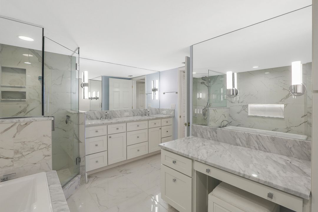 5601 Turtle Bay Dr #802, Naples, FL 34108