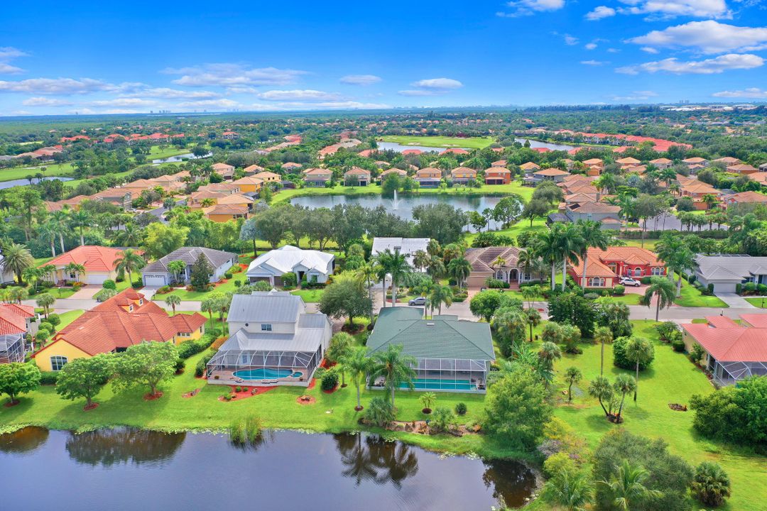 8708 S Lake Cir, Fort Myers, FL 33908