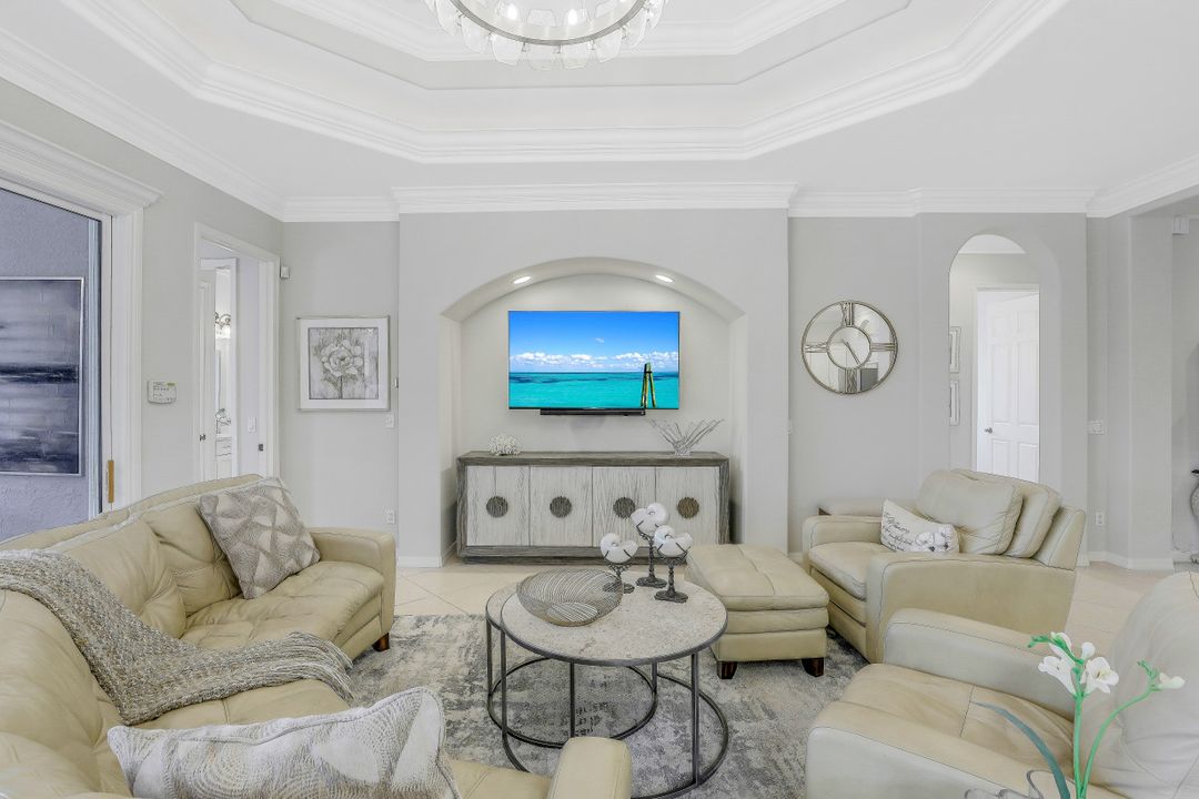 10801 Longshore Way E, Naples, FL 34119