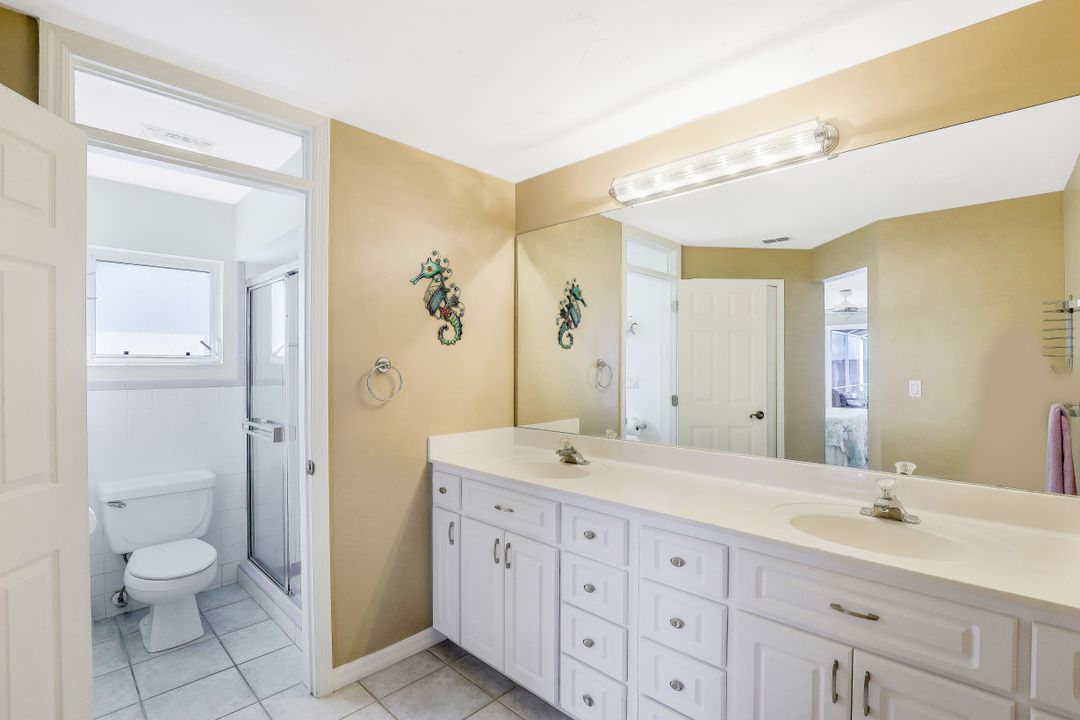 5261 Nautilus Dr, Cape Coral, FL 33904