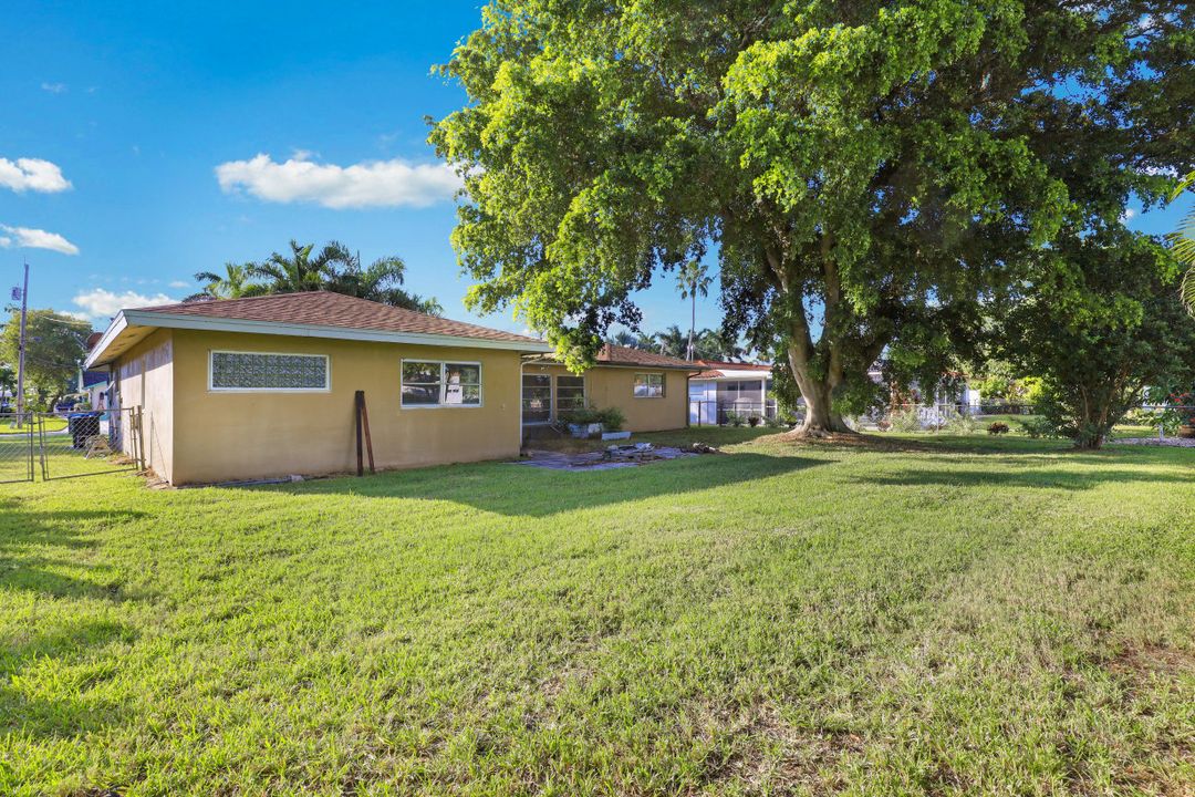 5757 Flamingo Dr, Cape Coral, FL 33904