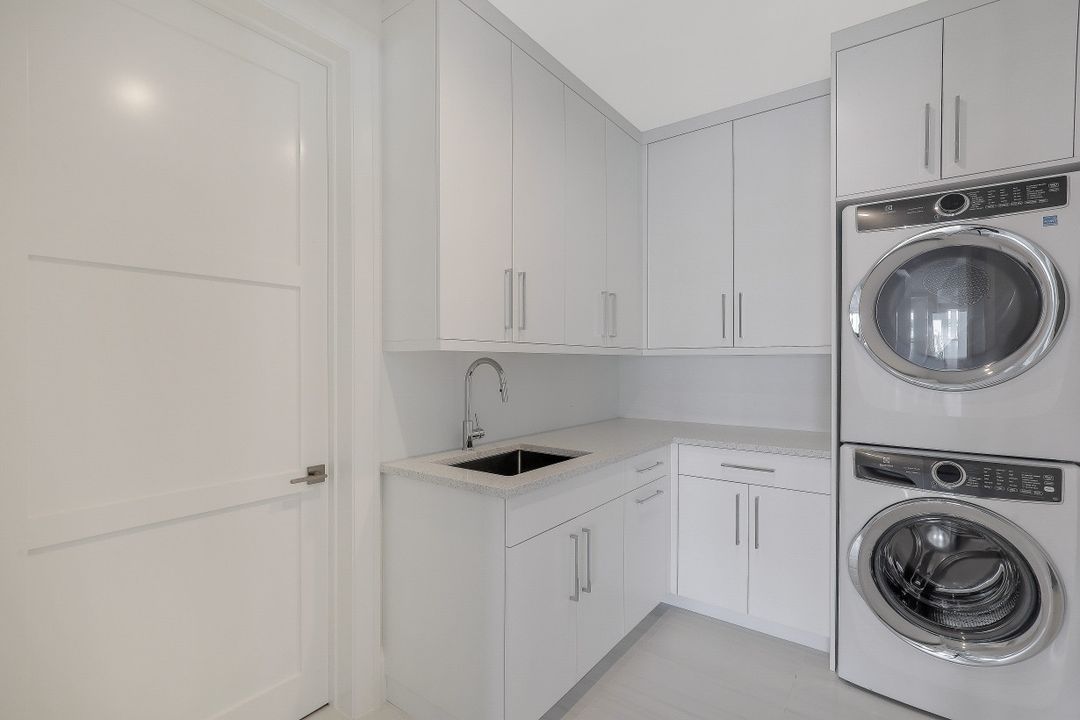 313 Turtle Hatch Rd, Naples, FL 34103