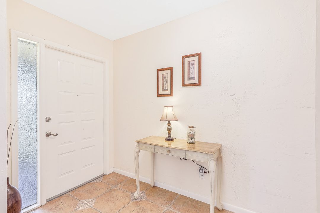 2002 SE 6th Ave, Cape Coral, FL 33990