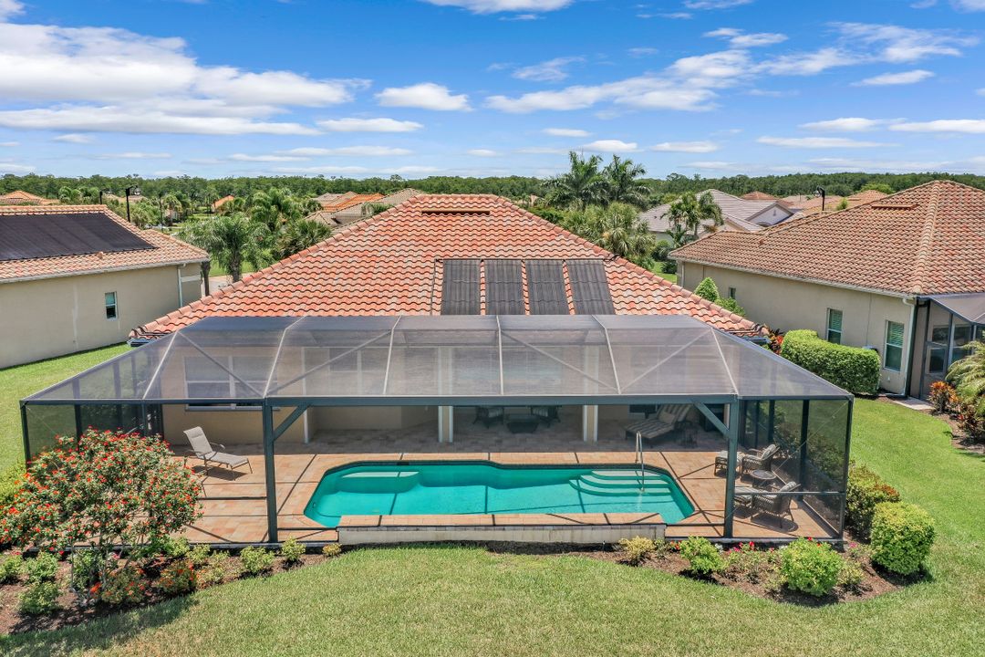 9075 Graphite Cir, Naples, FL 34120