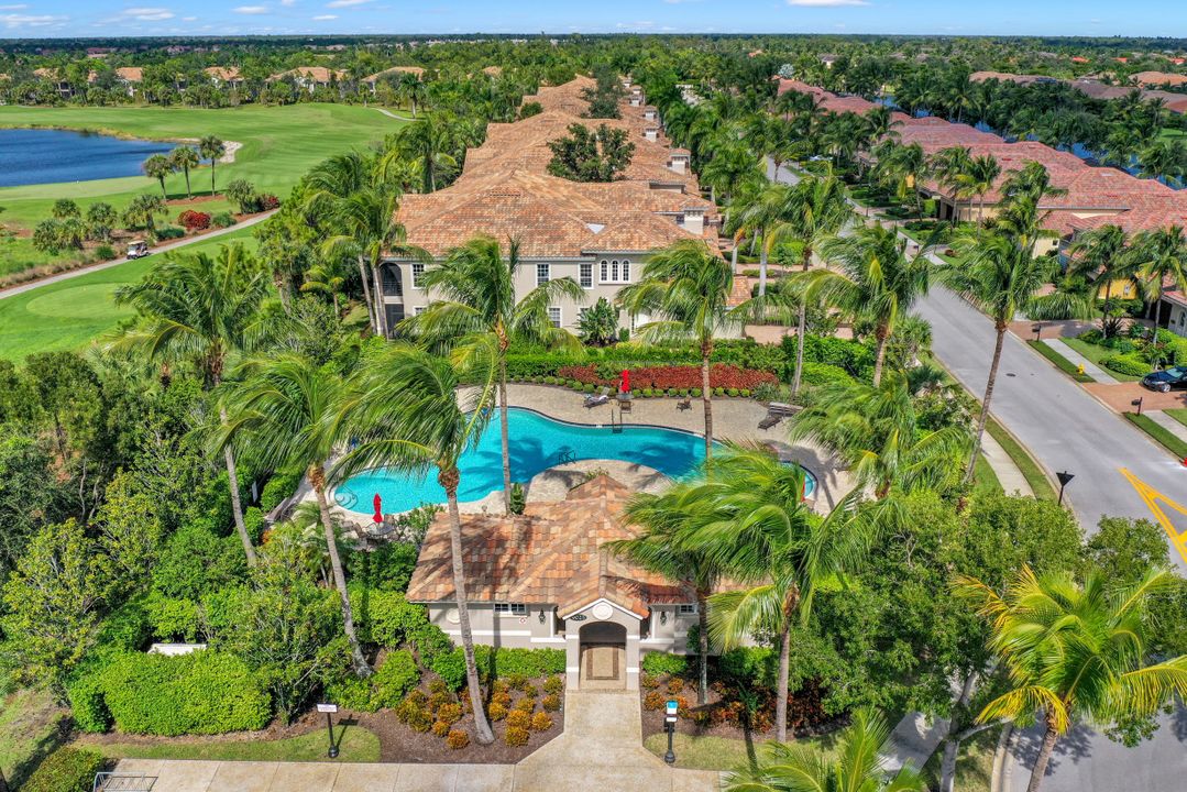 8997 Cherry Oaks Tr #202, Naples, FL 34114