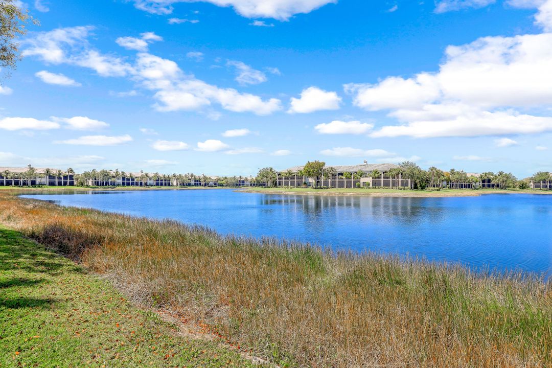 9263 Museo Cir #204, Naples, FL 34114