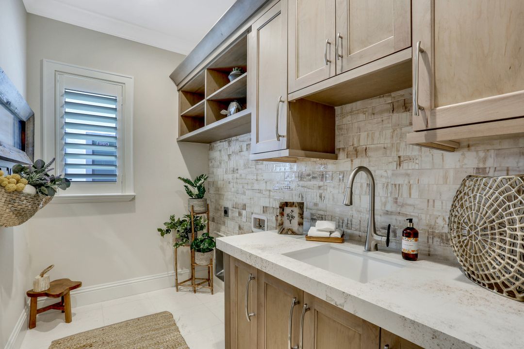 236 El Dorado Pkwy E, Cape Coral, FL 33904