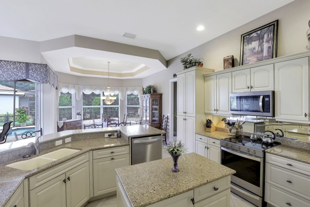 10259 Avonleigh Dr, Bonita Springs, FL 34135