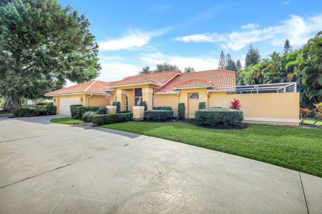 264 Henley Dr, Naples, FL 34104