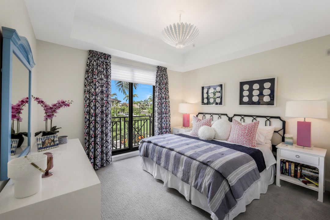 1030 3rd Ave S #105, Naples, FL 34102