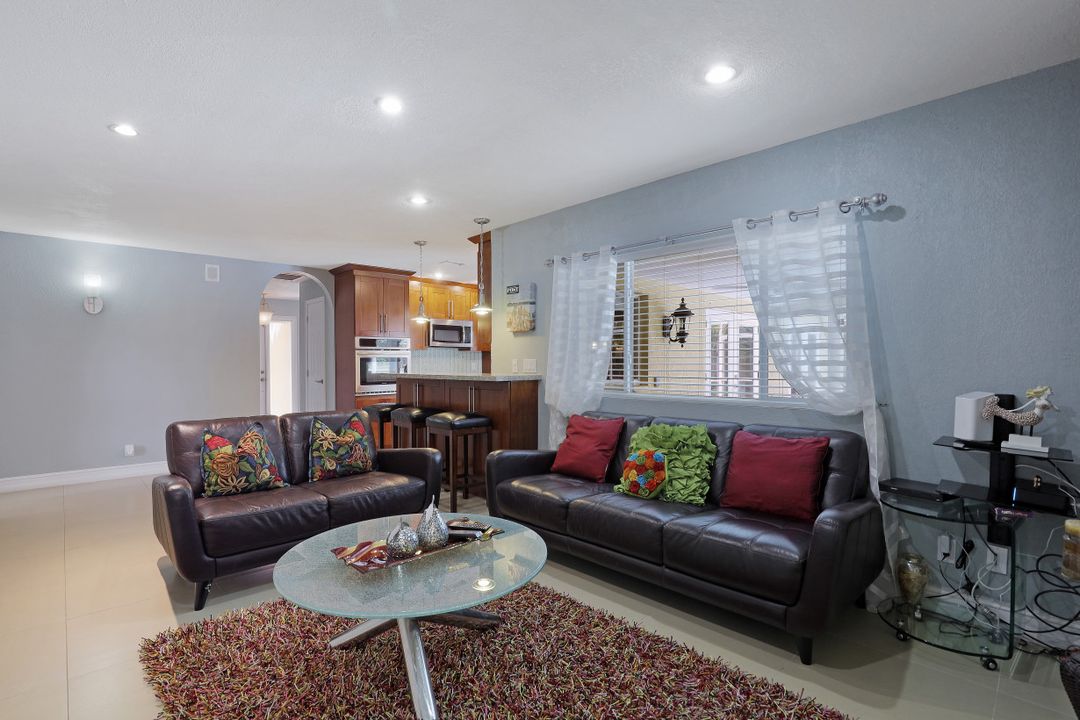 541 S Heathwood Dr, Marco Island, FL 34145