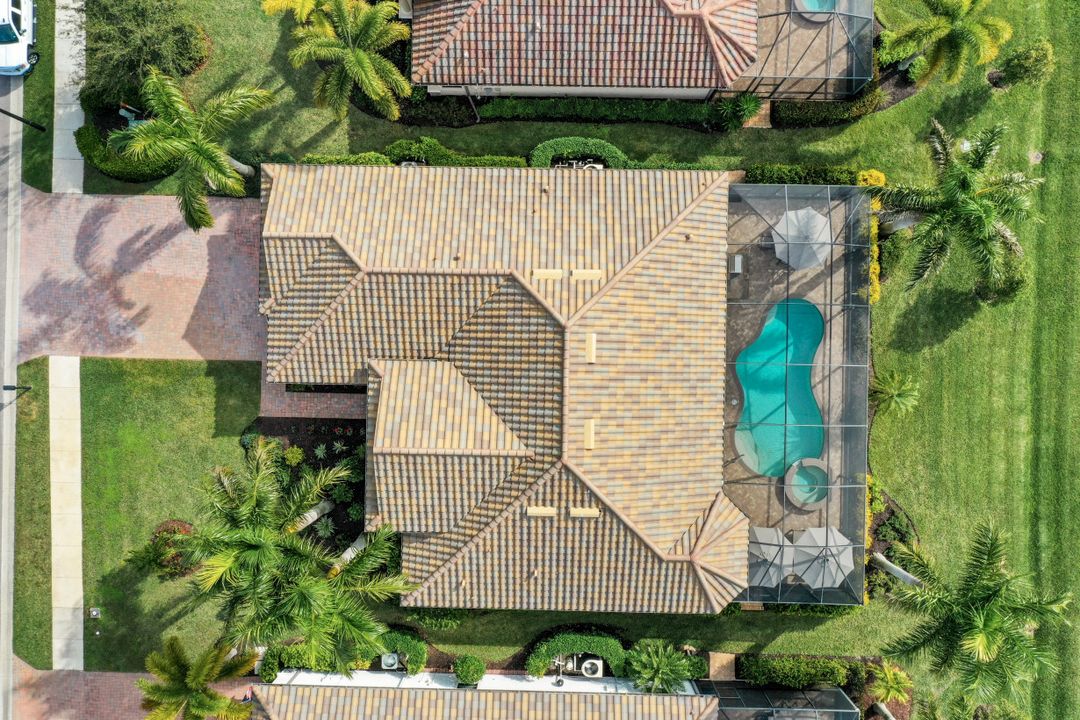 10066 Biscayne Bay Ln, Naples, FL 34120