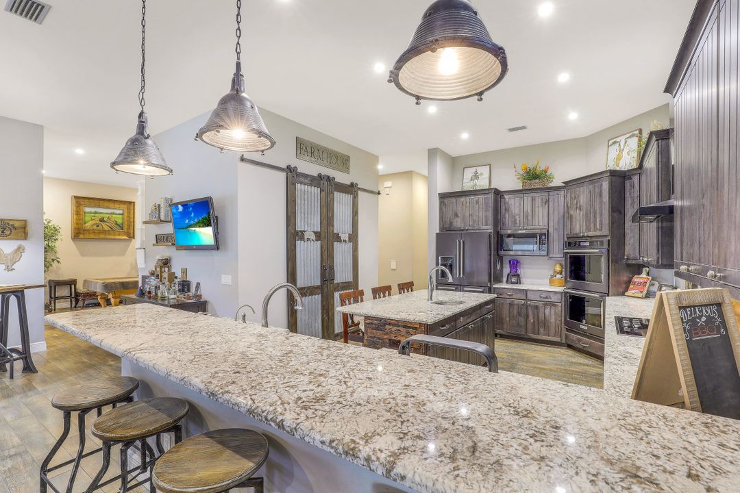 6700 Sable Ridge Ln, Naples, FL 34109