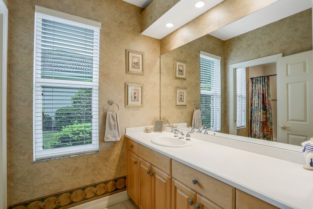 581 Wedgewood Way, Naples, FL 34119