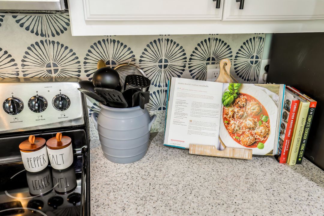 4459 Parrot Ave, Naples, FL 34104