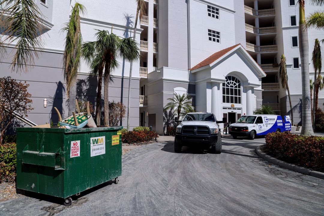 400 Flagship Dr, Naples, FL 34108