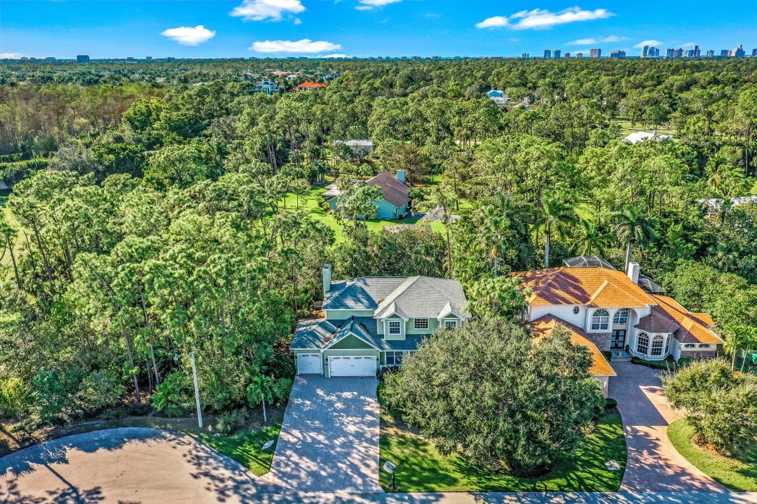 2850 Coach House Way, Naples, FL 34105