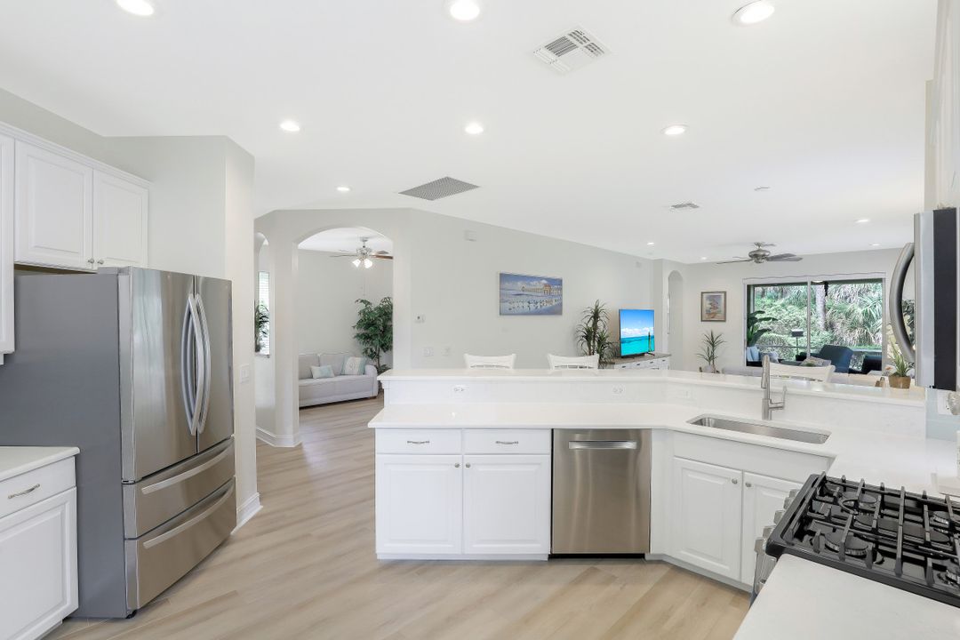 1903 Tarpon Bay Dr N, Naples, FL 34119