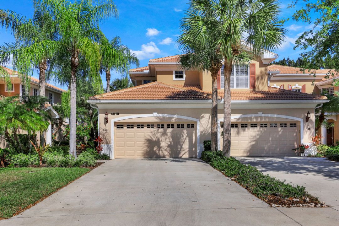 4810 Shinnecock Hills Ct, Naples, FL 34112