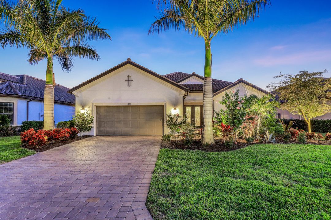 3274 Belon Ln, Naples, FL 34114