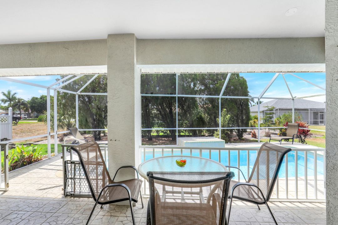 3332 SE 22nd Pl, Cape Coral, FL 33904