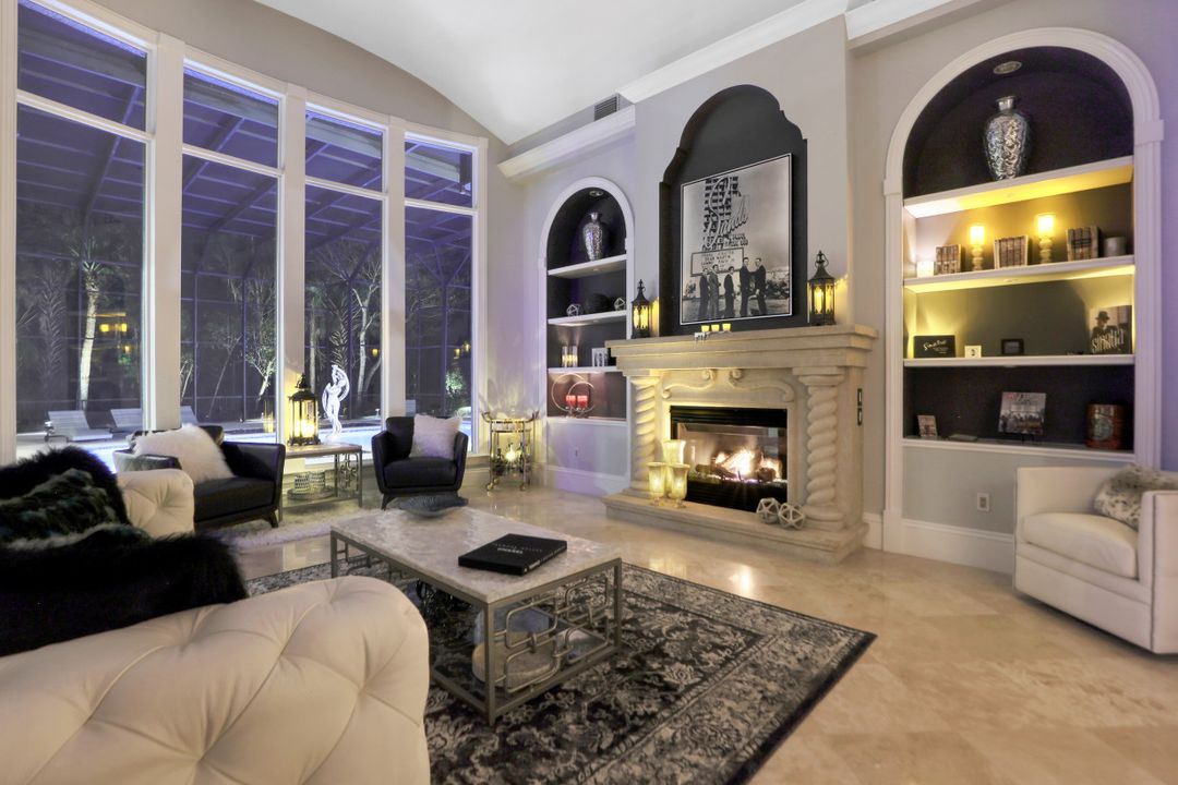 4642 Idylwood Ln, Naples, FL 34119