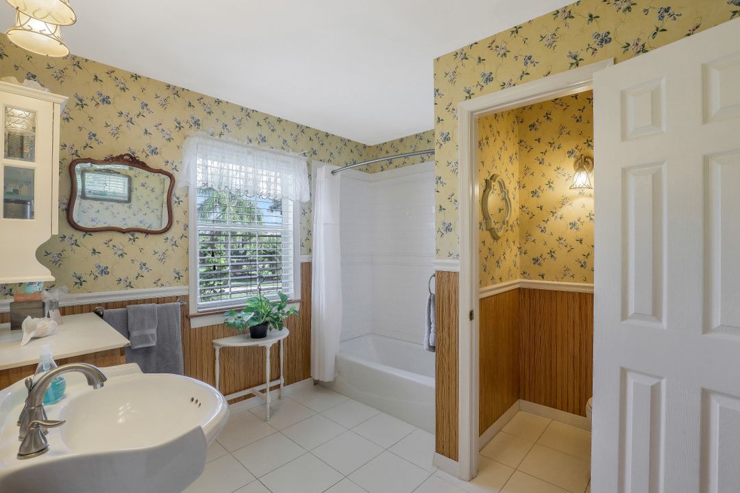 20520 Pine Tree Ln, Estero, FL 33928