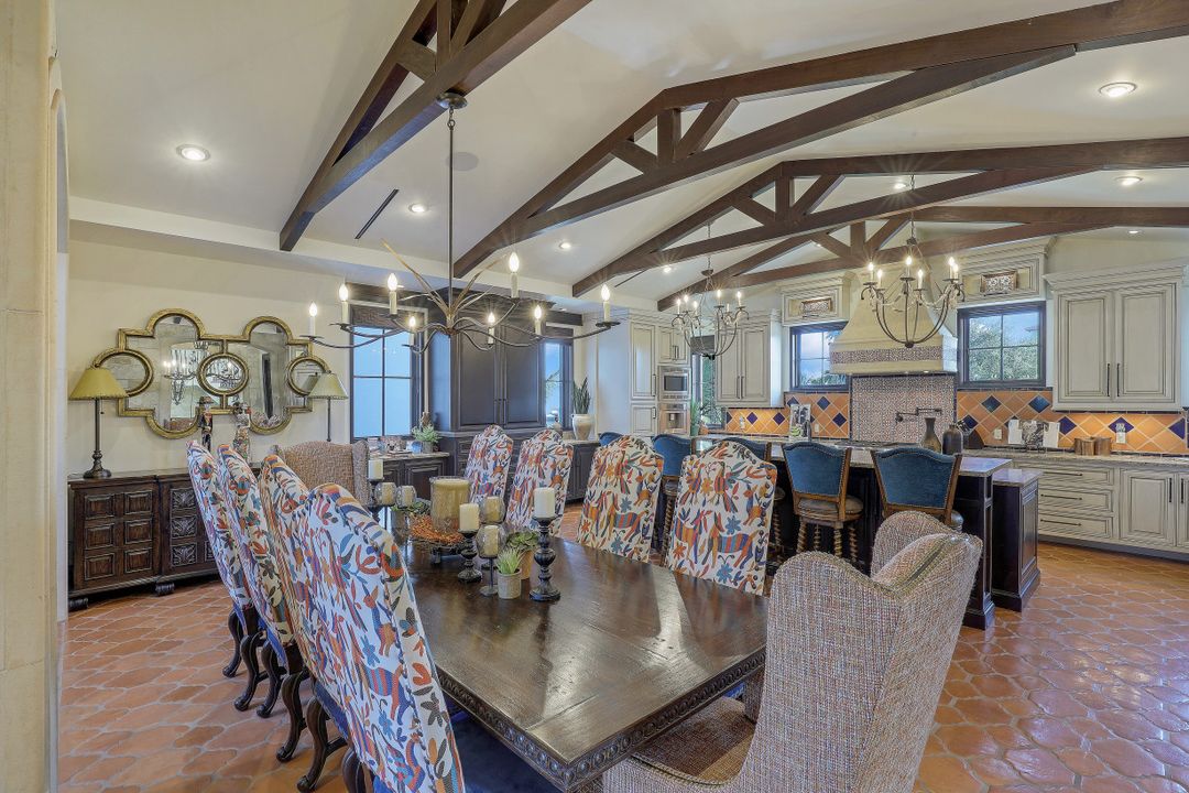 10080 Gulf Shore Dr, Naples, FL 34108