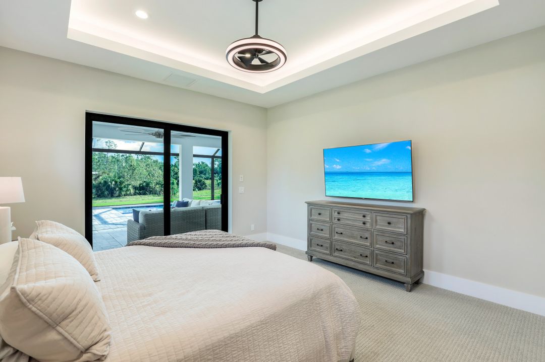 2088 Oakes Blvd, Naples, FL 34119