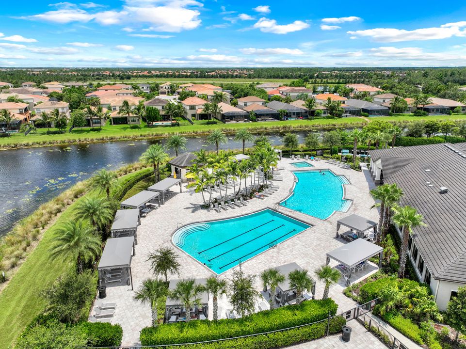 4448 Aurora St, Naples, FL 34119