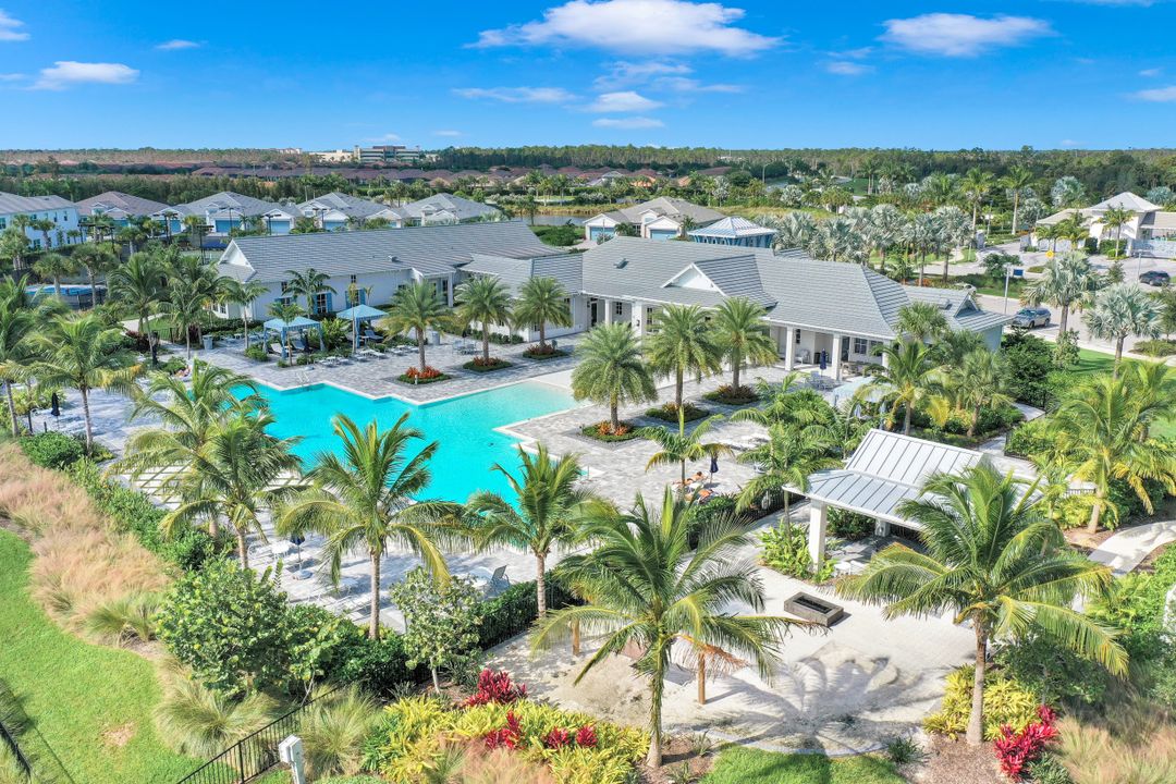 8961 Mustique Ln, Naples, FL 34114
