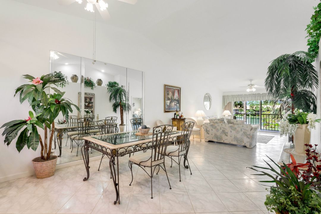 2420 Hidden Lake Dr #1006, Naples, FL 34112