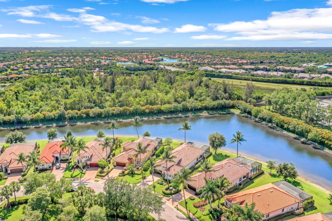 3086 Aviamar Cir, Naples, FL 34114