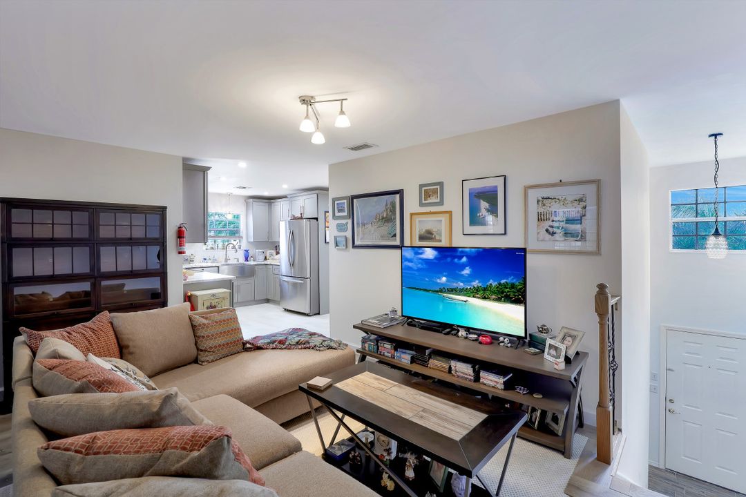 173 Bristol Ln #B, Naples, FL 34112